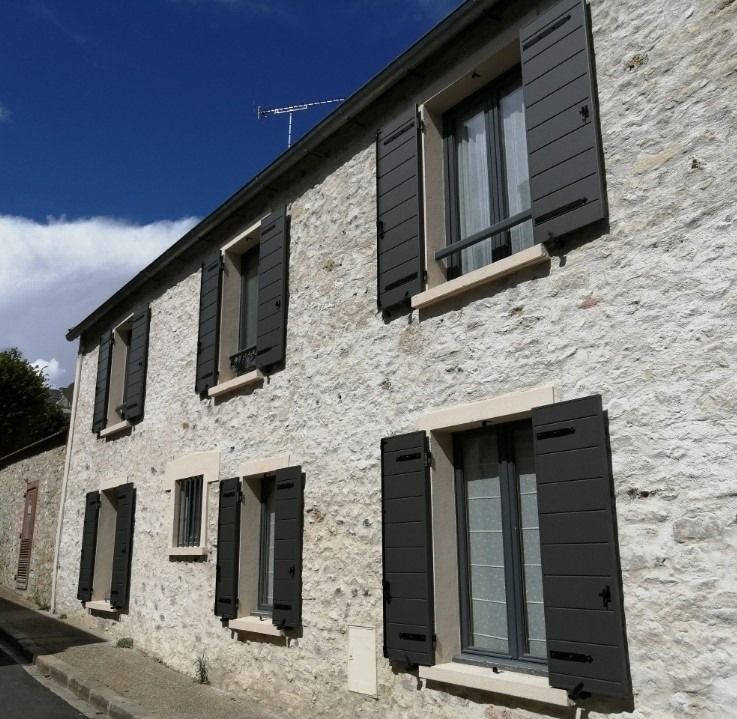 Abri de terrasse avec store repliable 