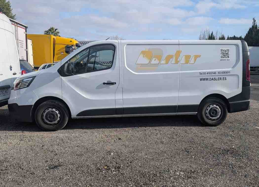 Furgoneta Polivalente 2.500 kg Renault 01