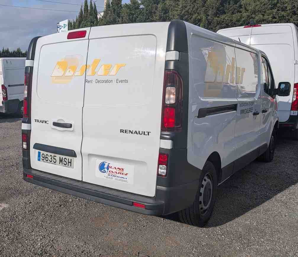 Furgoneta Polivalente 2.500 kg Renault 04