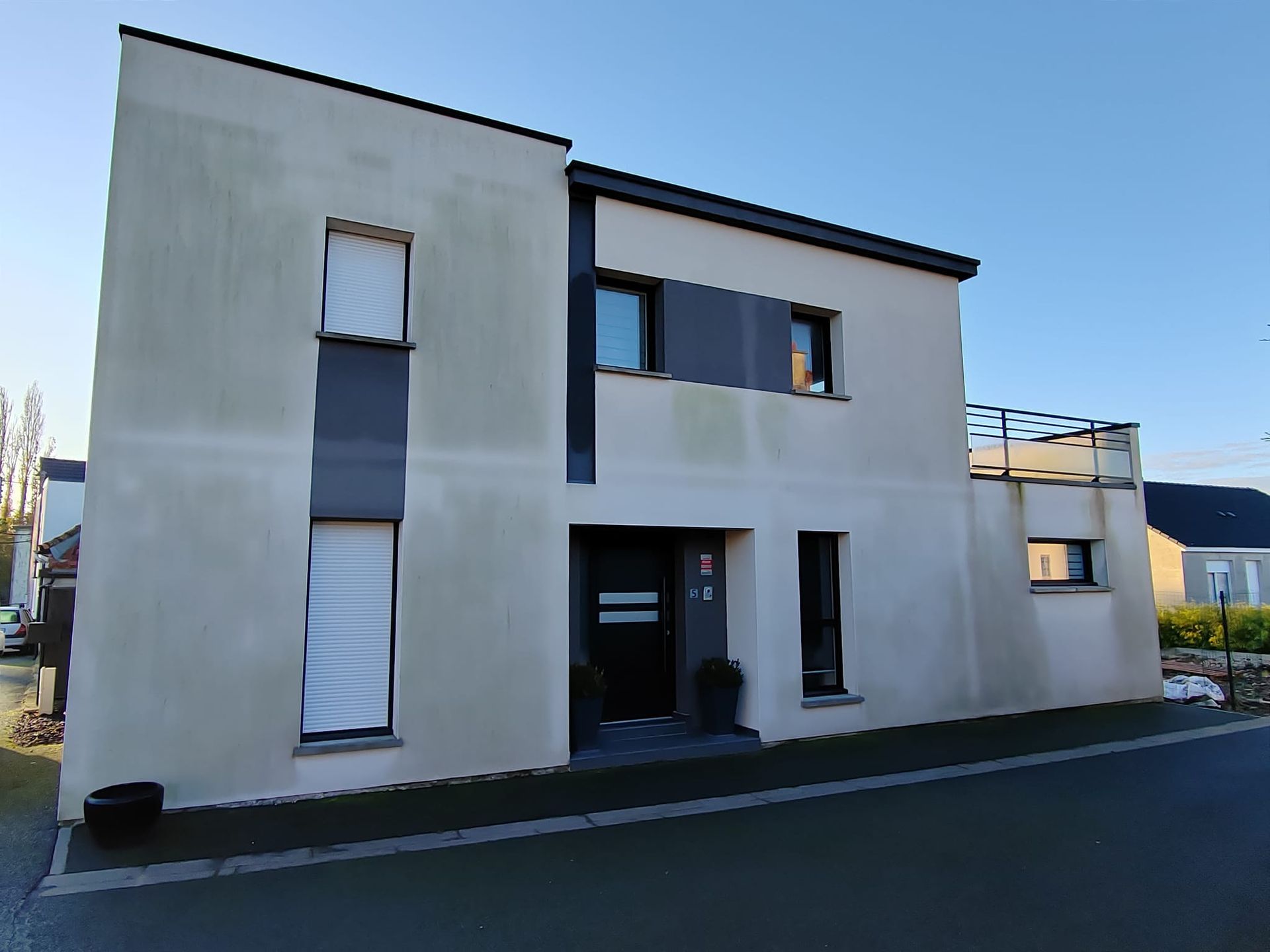 Maison côté route : avant travaux