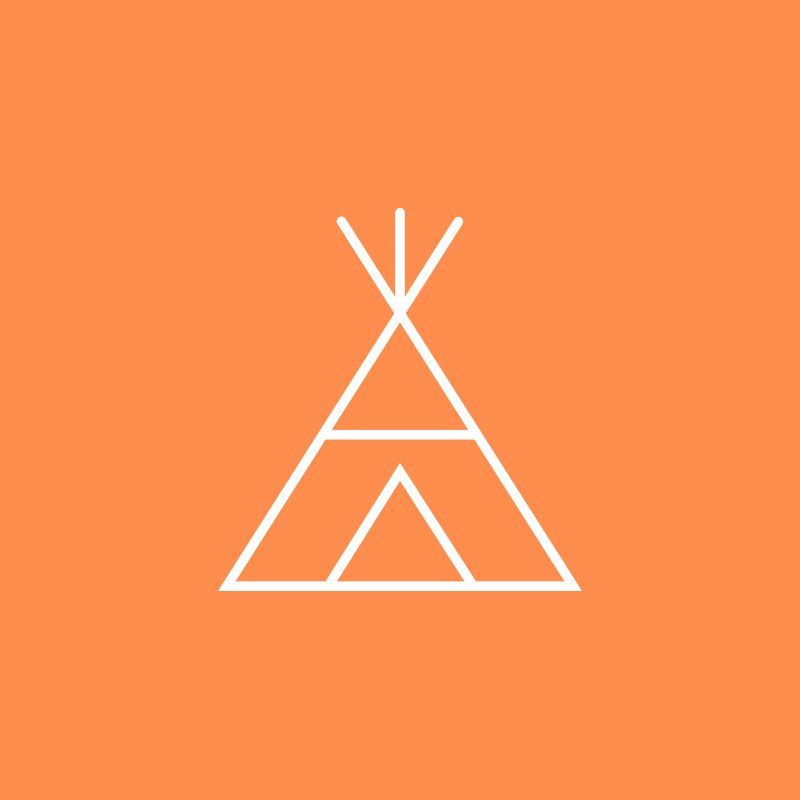 Weiße Strichzeichnung eines Tipis auf orangefarbenem Hintergrund.