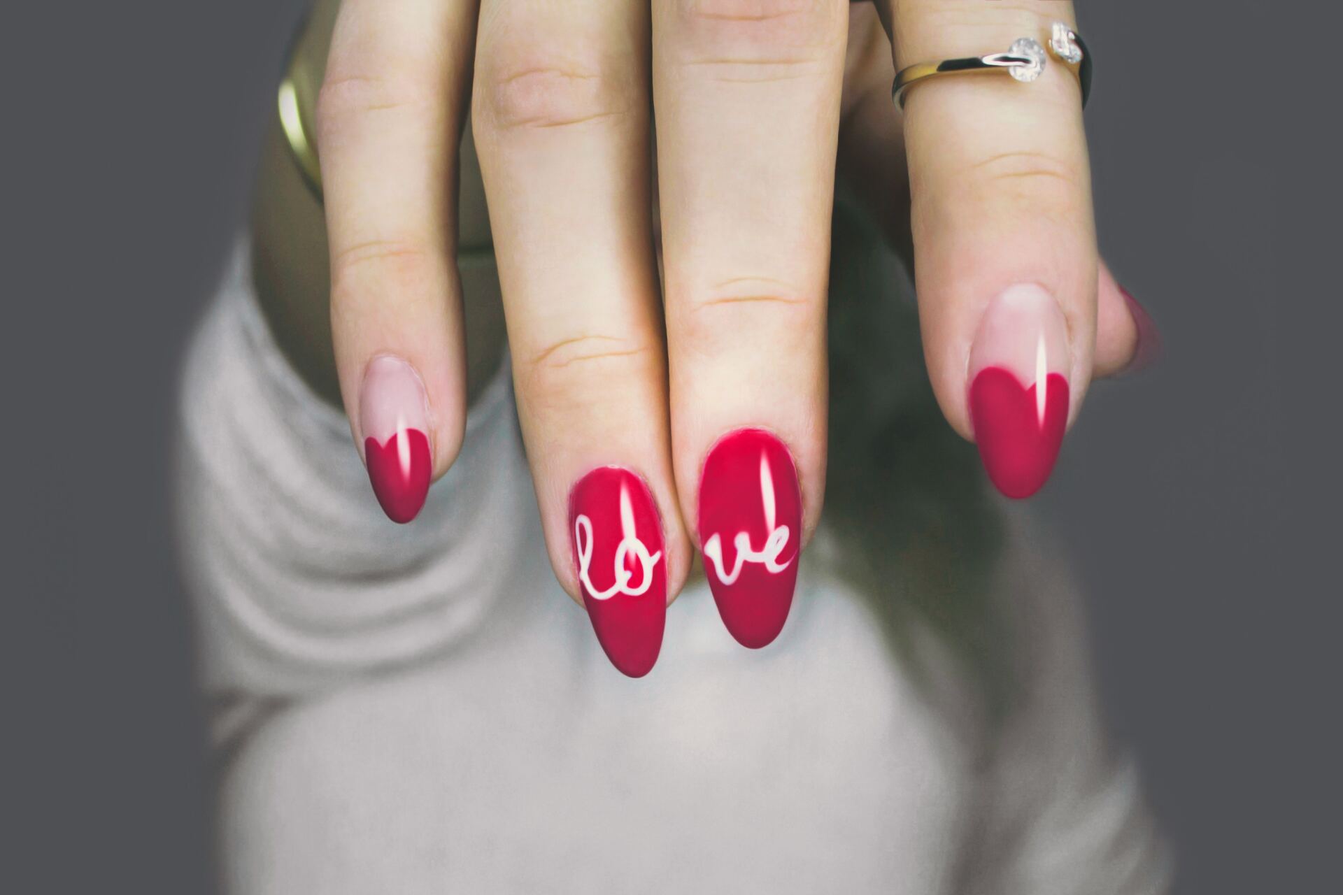 Dessin rouge Nail art