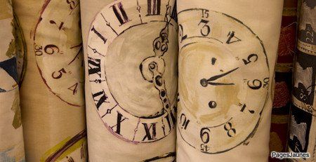 tissus avec vielles horloges