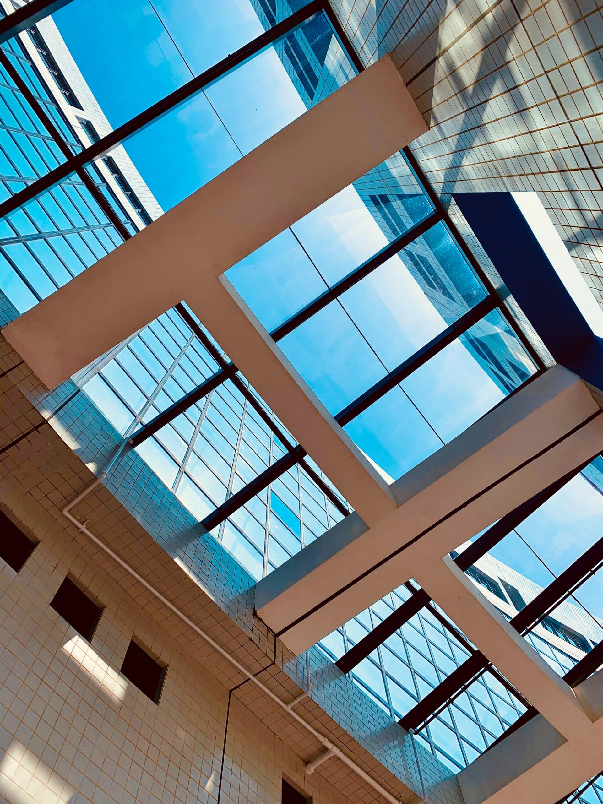 Façade verre à effet miroir