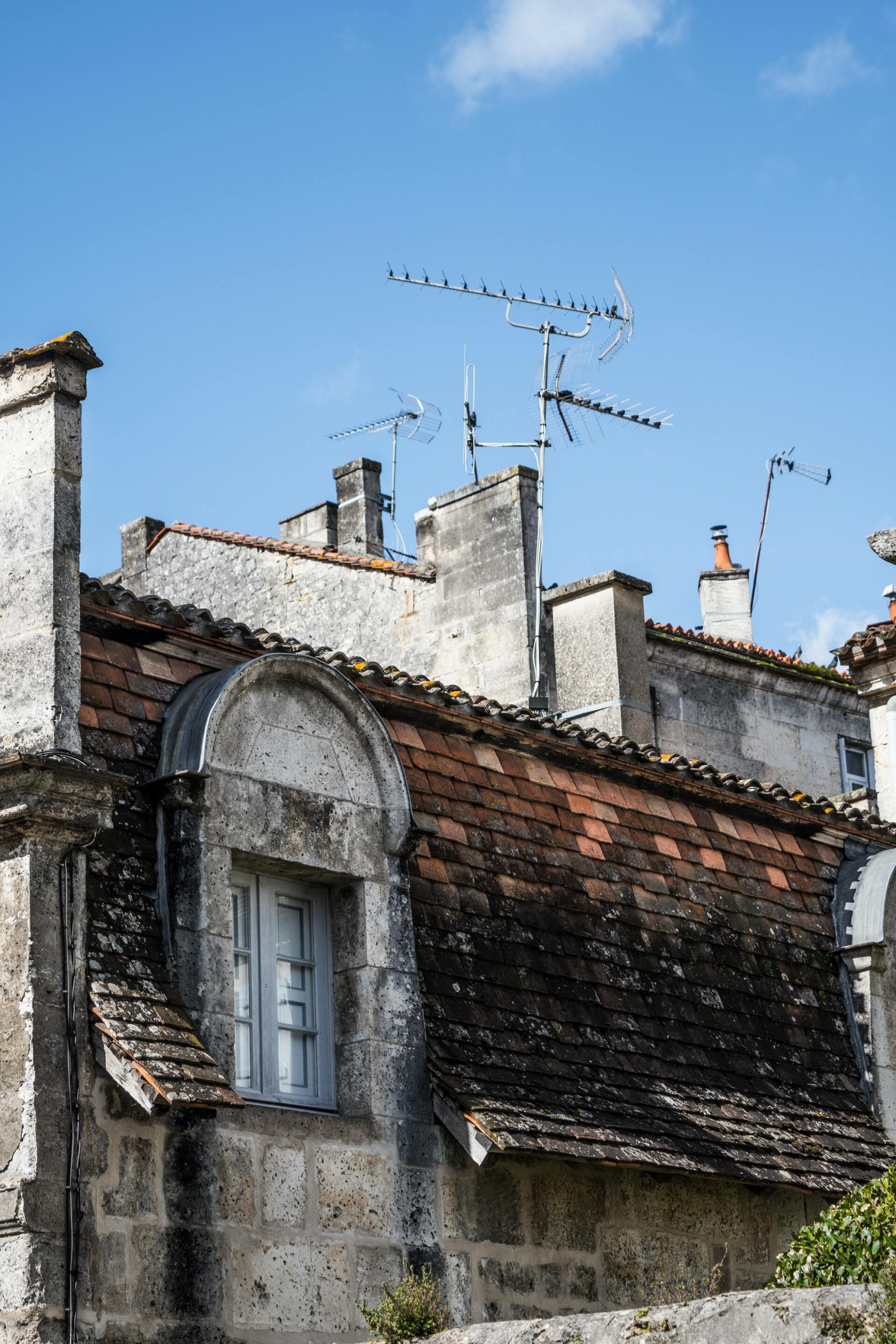 Réparation d'antenne de toit