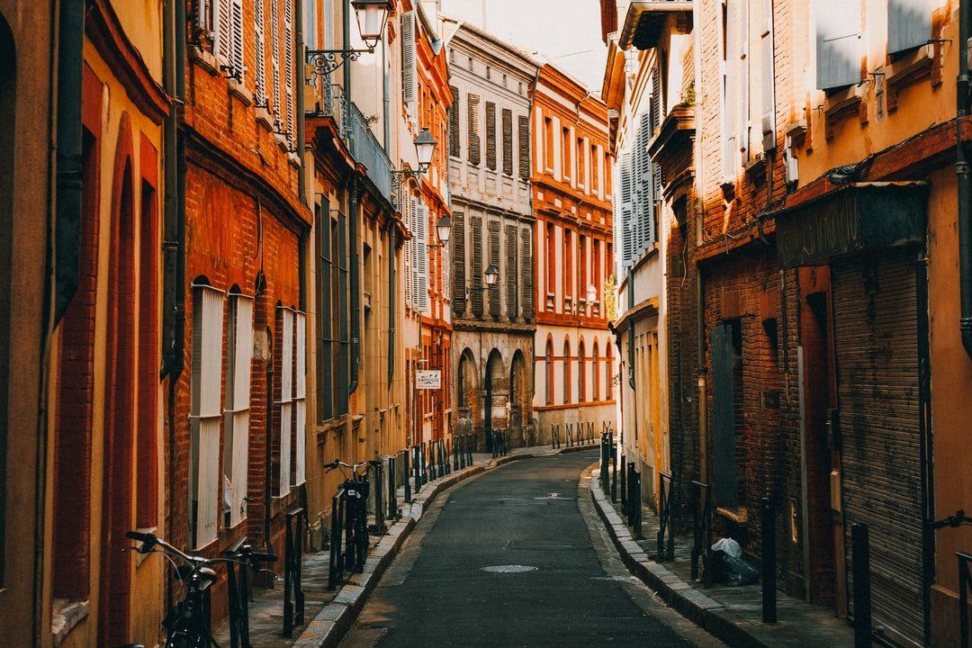 une ruelle à Toulouse